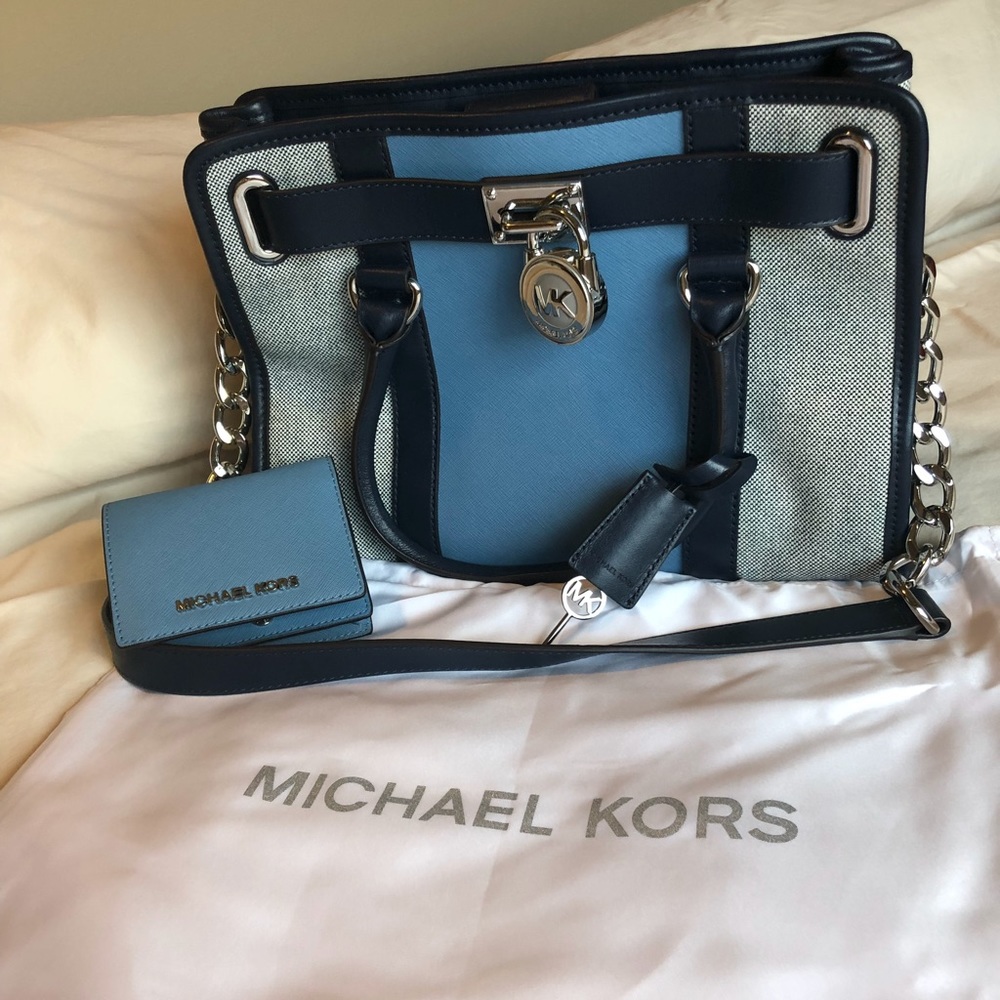 BRAND NEW Authentic Michael Kors purse w/wallet!!!